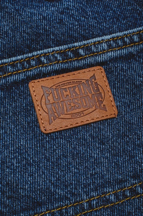 ONLINE STORE2025_FA_Fall_GraphicDetail_CutAndSew_AVEDoubleKneeJean_Indigo_Detail4.jpg