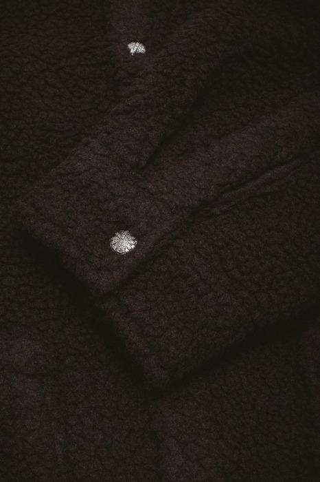 ONLINE STORE2025_FA_Fall_GraphicDetail_CutAndSew_PileFleeceOvershirt_Black_Detail5.jpg